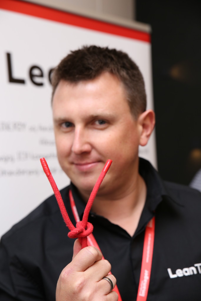 Dr Bartosz Misiurek z węzłem zabezpieczającym Dr Bartosz Misiurek z węzłem zabezpieczającym