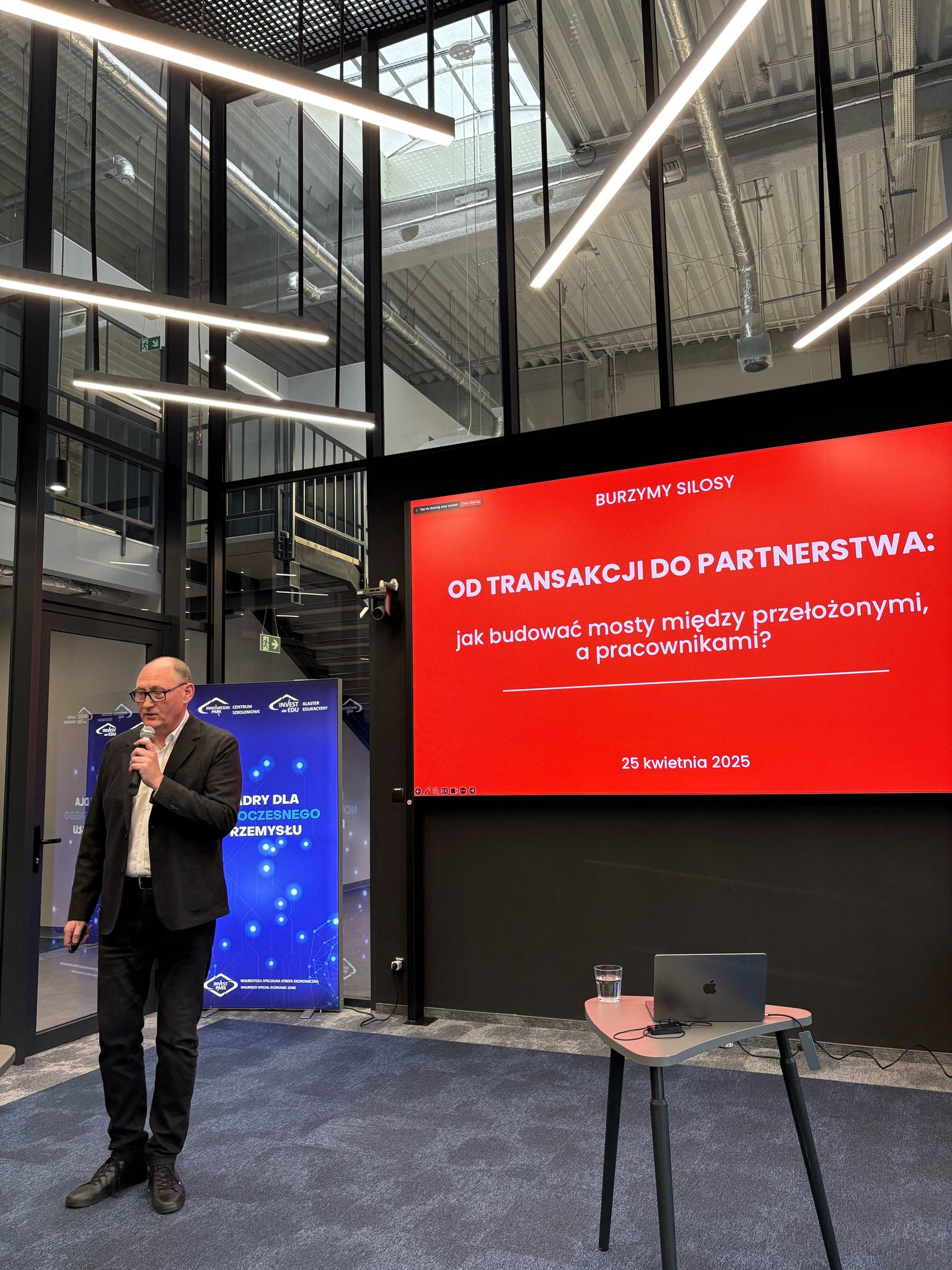 Relacja przełożony - podwładny - Burzymy Silosy