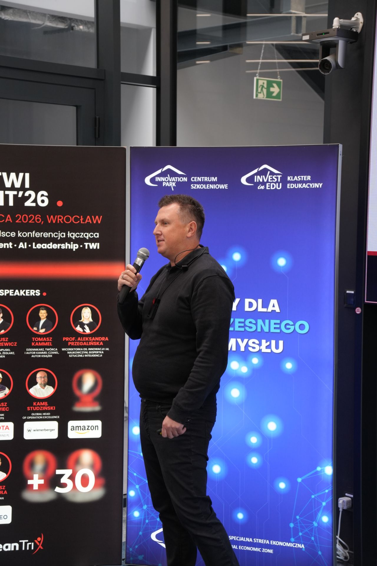 Prelekcja podczas wydarzenia Burzymy Silosy w Innovation Park w Wałbrzychu