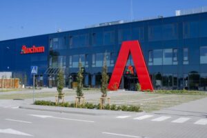 Auchan: Automatyzacja raportowania i szybsze decyzje