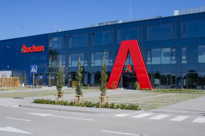 Auchan: Automatyzacja raportowania i szybsze decyzje