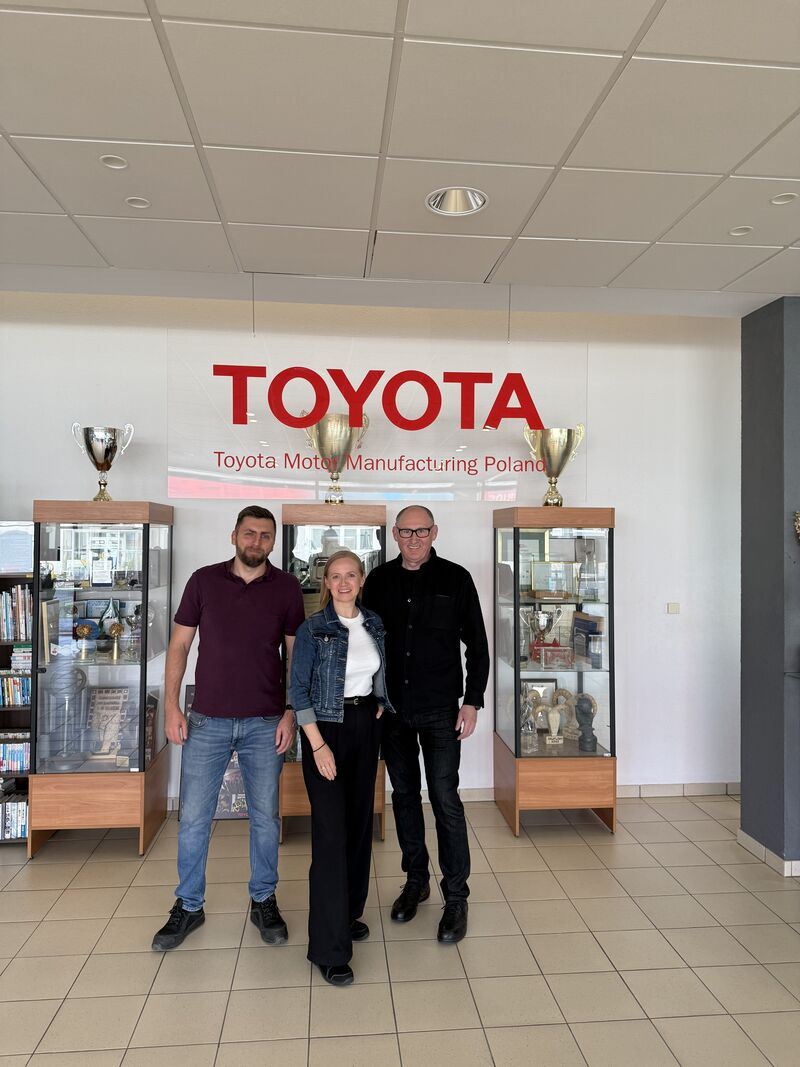 Hanna Glinka and Wiktor Wołoszczuk after a Problem Solving workshop at Toyota Motor Manufacturing Poland