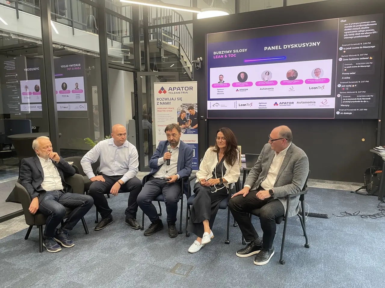 Panel dyskusyjny prelegentów wydarzenia Burzymy Silosy Lean i TOC
